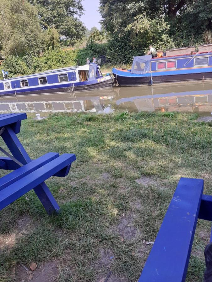 The Barge Inn Bradford-On-Avon Bagian luar foto